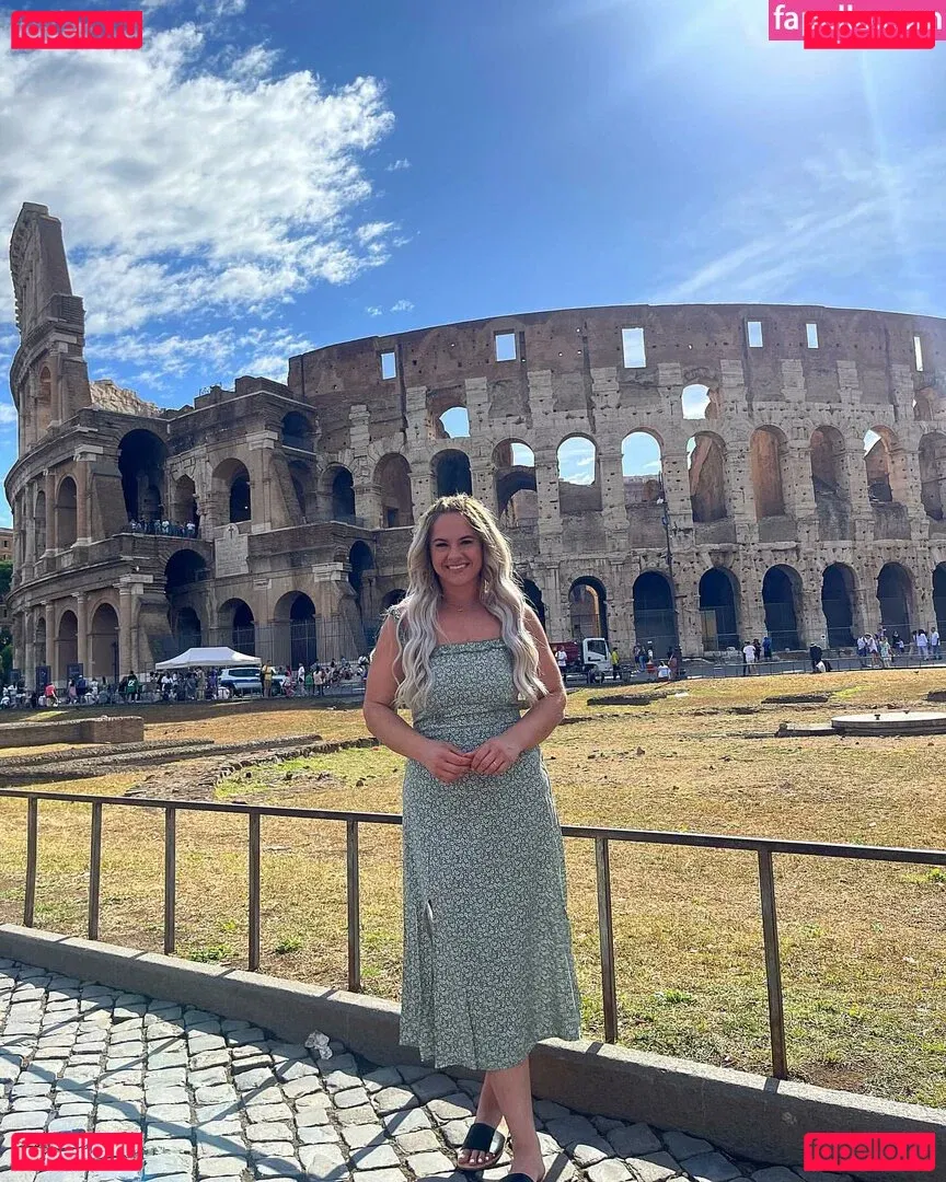 Nadia Allisha Onlyfans Photo Gallery 