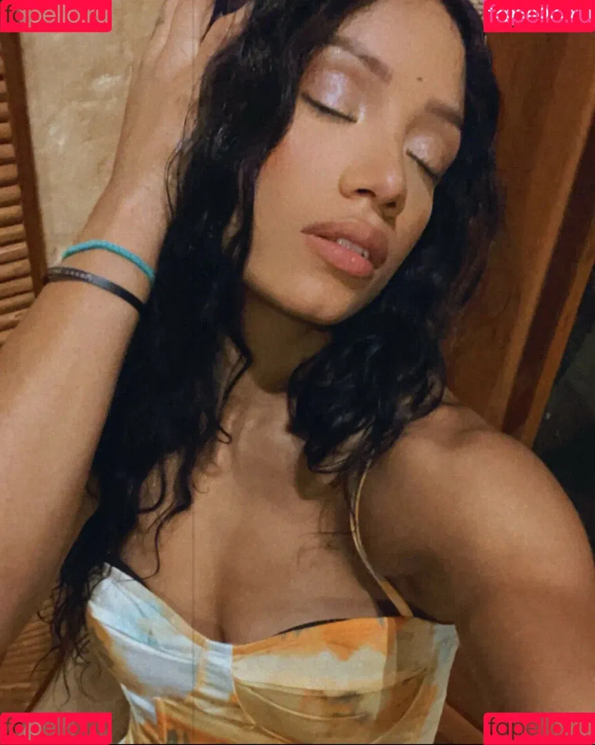 Sasha Banks Onlyfans Photo Gallery 
