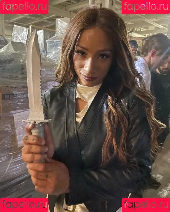 Sasha Banks Onlyfans Photo Gallery 