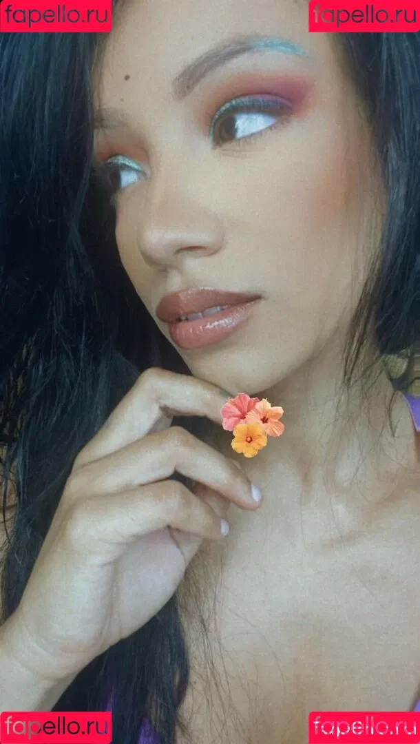 Sasha Banks Onlyfans Photo Gallery 