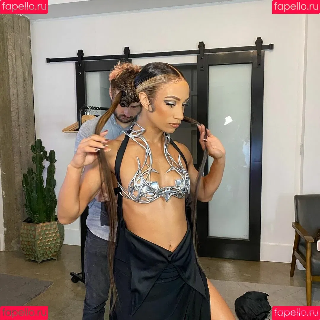 Sasha Banks Onlyfans Photo Gallery 
