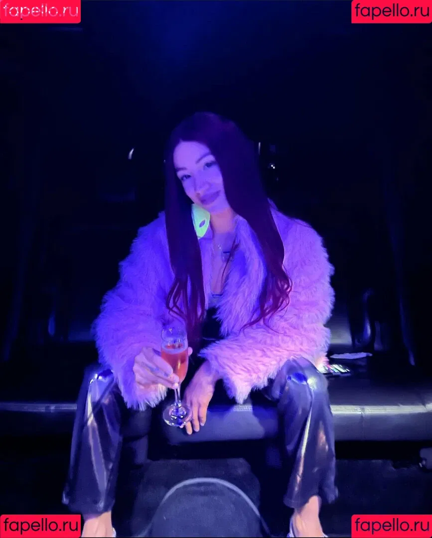 Sasha Banks Onlyfans Photo Gallery 