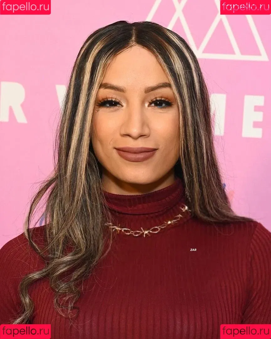 Sasha Banks Onlyfans Photo Gallery 