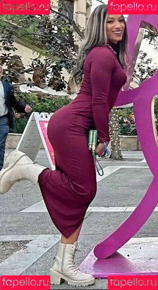 Sasha Banks Onlyfans Photo Gallery 