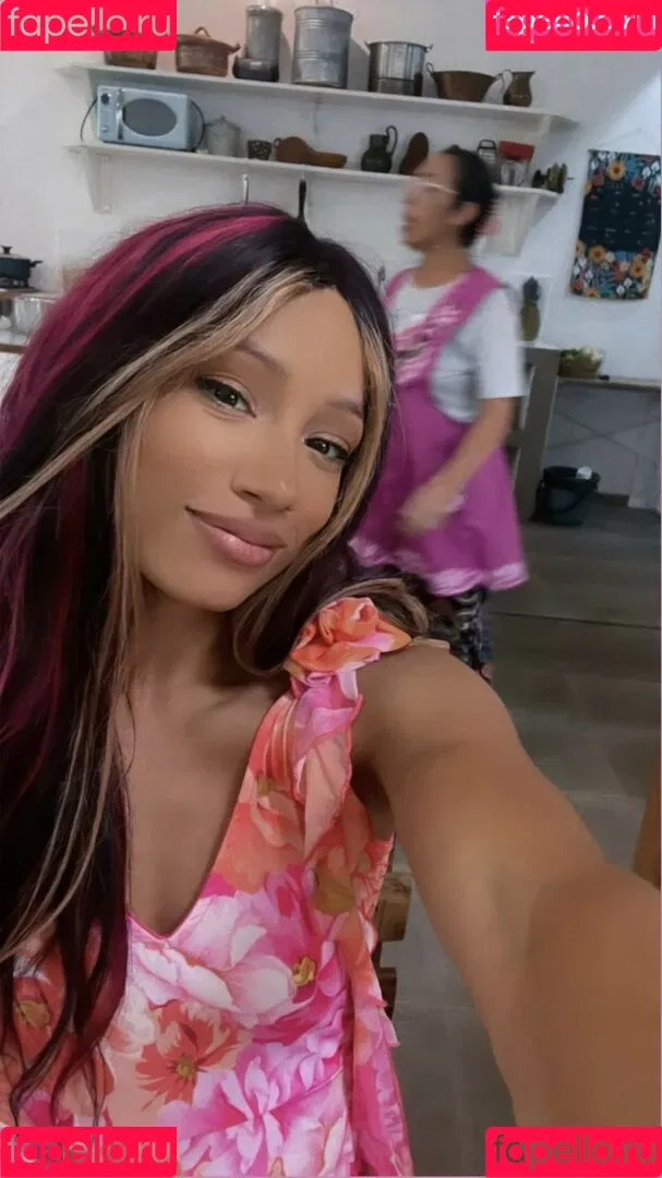 Sasha Banks Onlyfans Photo Gallery 