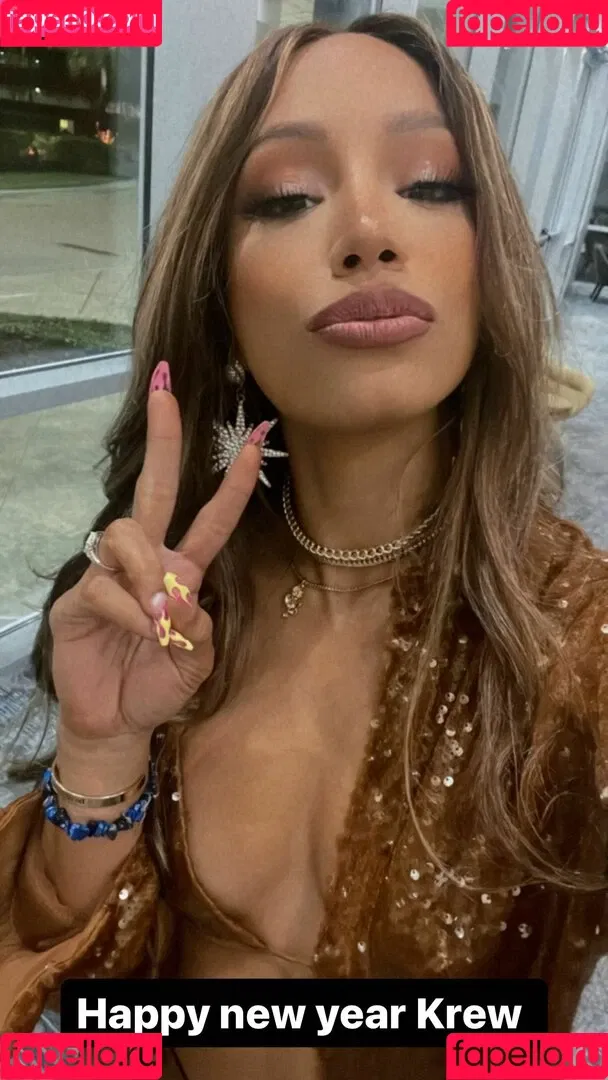 Sasha Banks Onlyfans Photo Gallery 