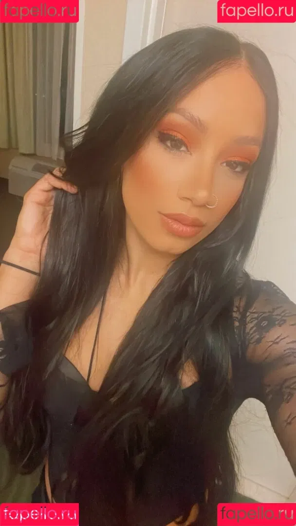 Sasha Banks Onlyfans Photo Gallery 