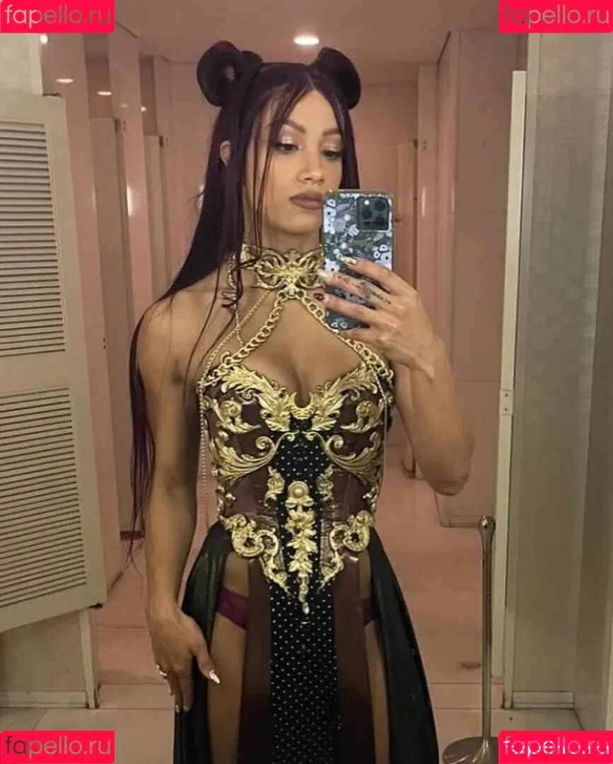 Sasha Banks Onlyfans Photo Gallery 