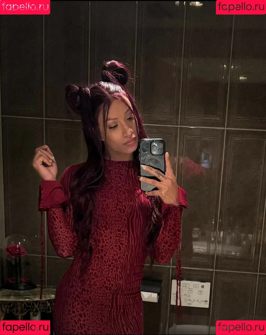 Sasha Banks Onlyfans Photo Gallery 
