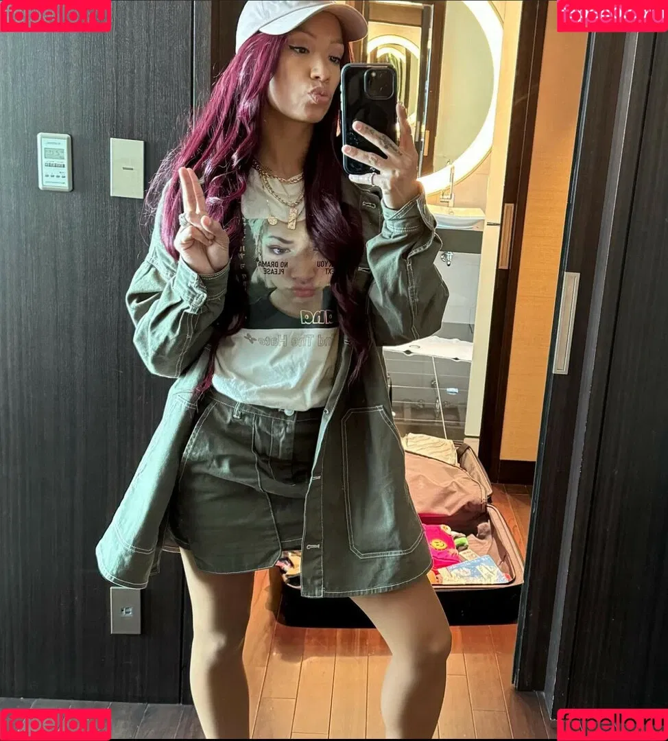 Sasha Banks Onlyfans Photo Gallery 
