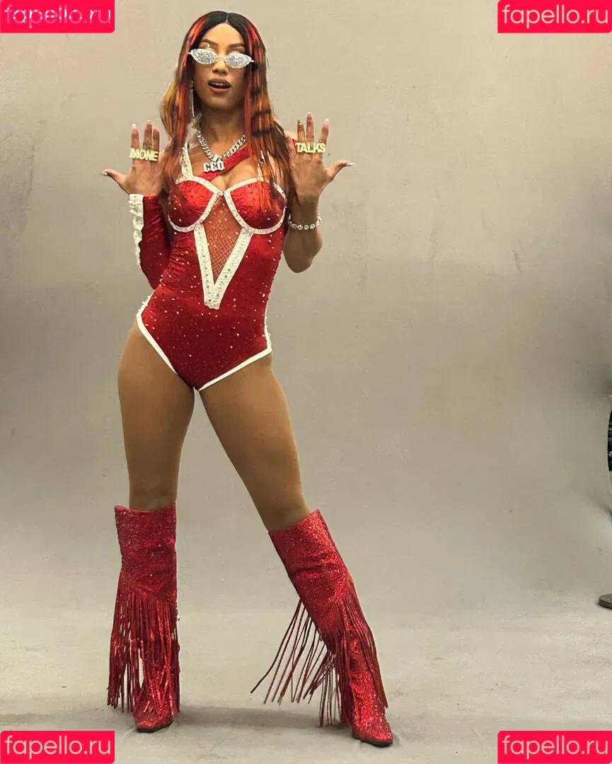 Sasha Banks Onlyfans Photo Gallery 