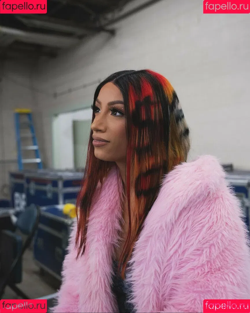 Sasha Banks Onlyfans Photo Gallery 