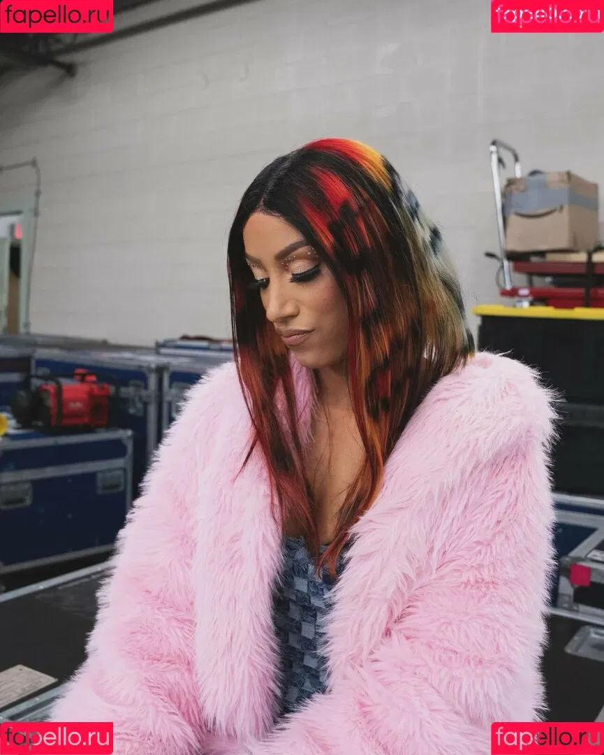 Sasha Banks Onlyfans Photo Gallery 