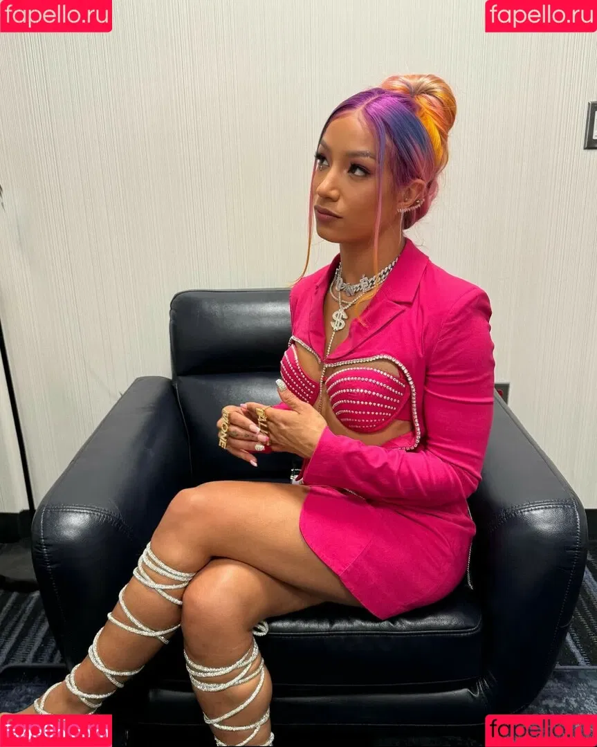 Sasha Banks Onlyfans Photo Gallery 