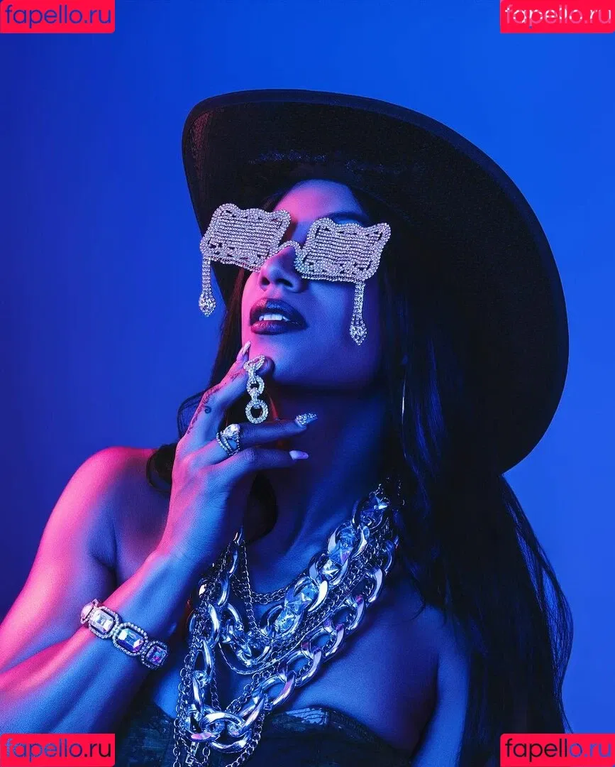 Sasha Banks Onlyfans Photo Gallery 