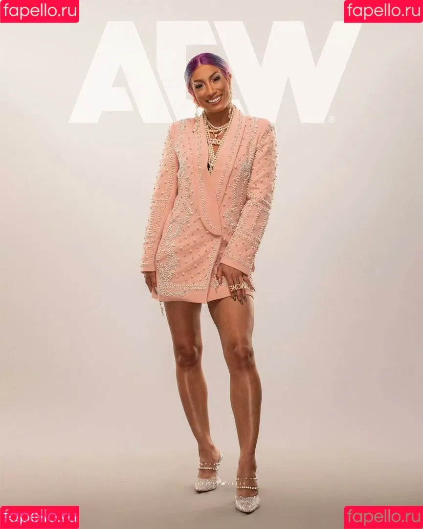 Sasha Banks Onlyfans Photo Gallery 