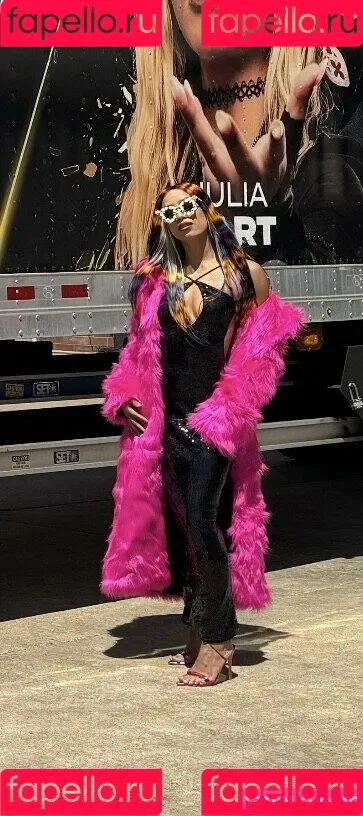 Sasha Banks Onlyfans Photo Gallery 
