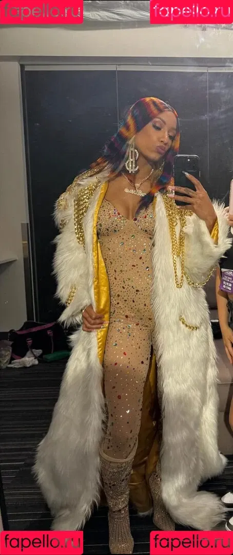 Sasha Banks Onlyfans Photo Gallery 