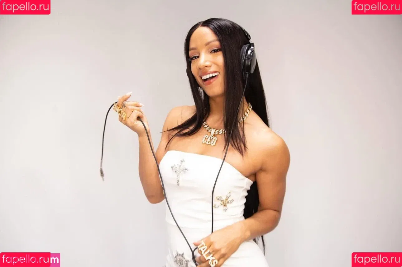 Sasha Banks Onlyfans Photo Gallery 