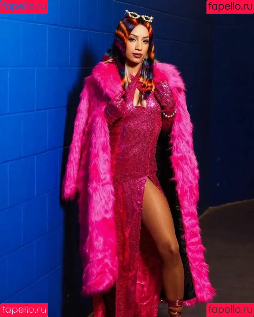 Sasha Banks Onlyfans Photo Gallery 