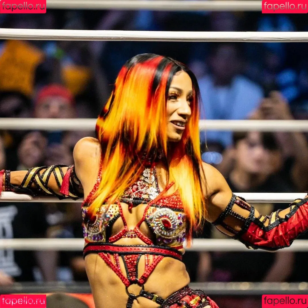 Sasha Banks Onlyfans Photo Gallery 