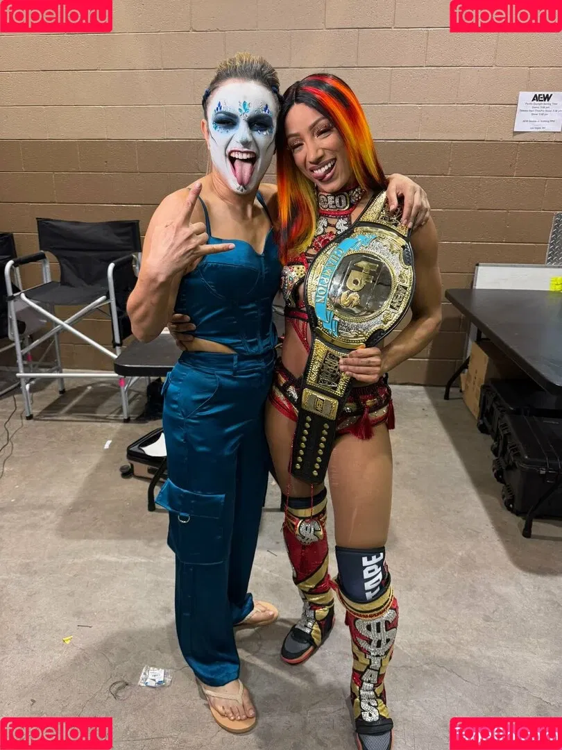 Sasha Banks Onlyfans Photo Gallery 