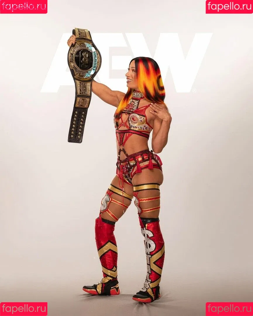 Sasha Banks Onlyfans Photo Gallery 