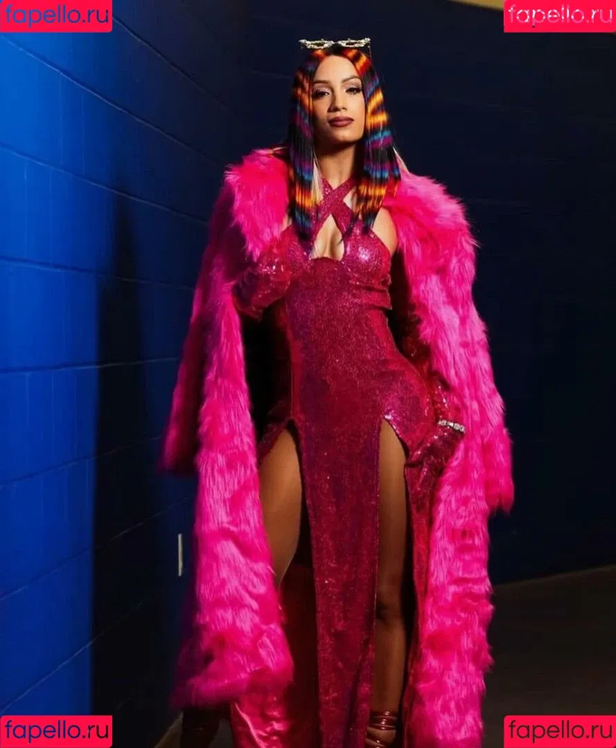 Sasha Banks Onlyfans Photo Gallery 
