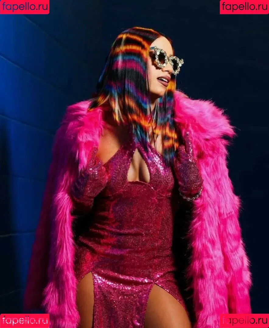 Sasha Banks Onlyfans Photo Gallery 