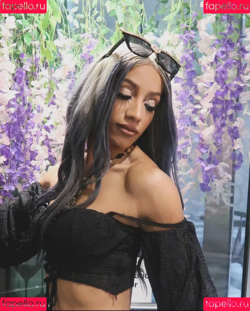 Sasha Banks Onlyfans Photo Gallery 