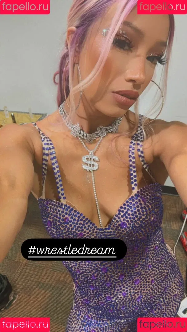Sasha Banks Onlyfans Photo Gallery 