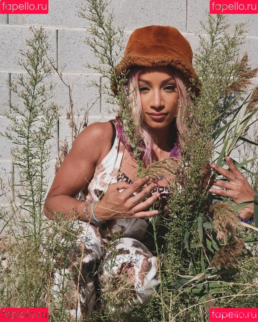 Sasha Banks Onlyfans Photo Gallery 