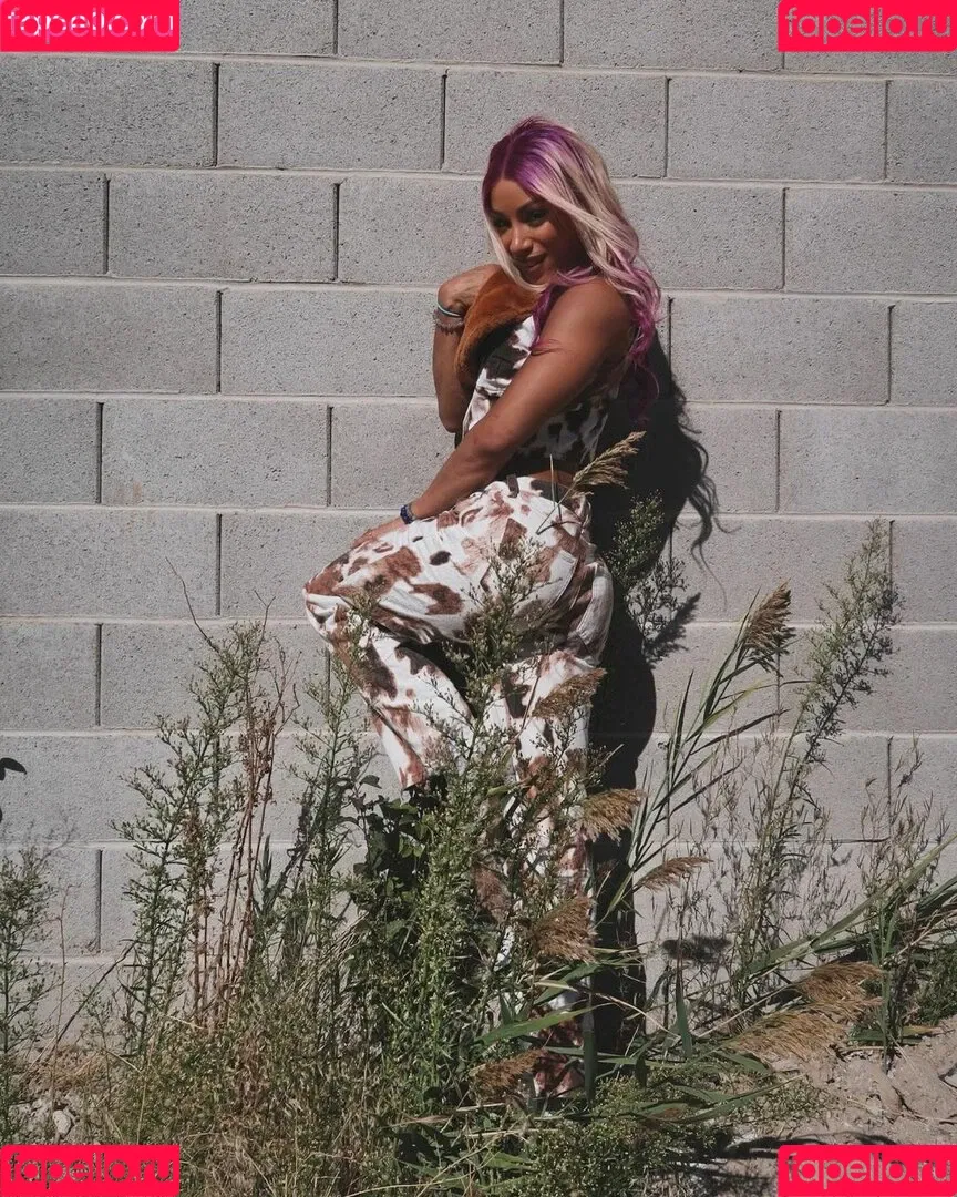 Sasha Banks Onlyfans Photo Gallery 
