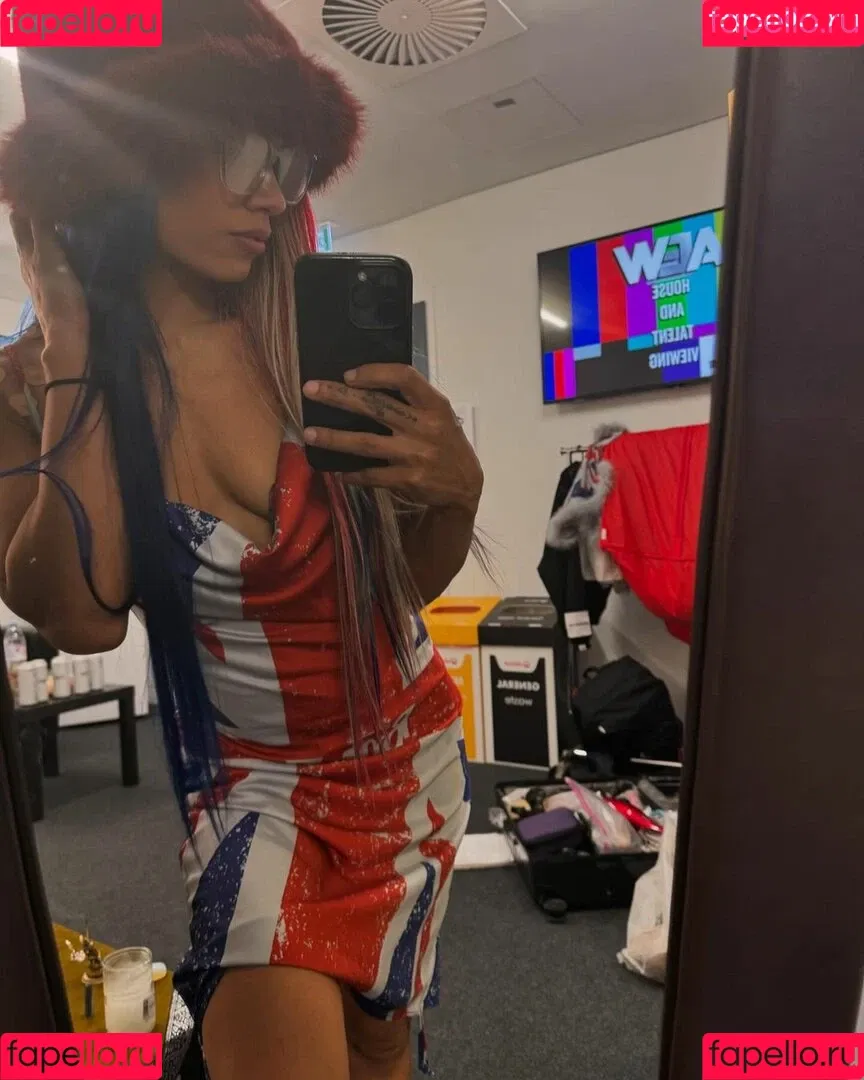 Sasha Banks Onlyfans Photo Gallery 