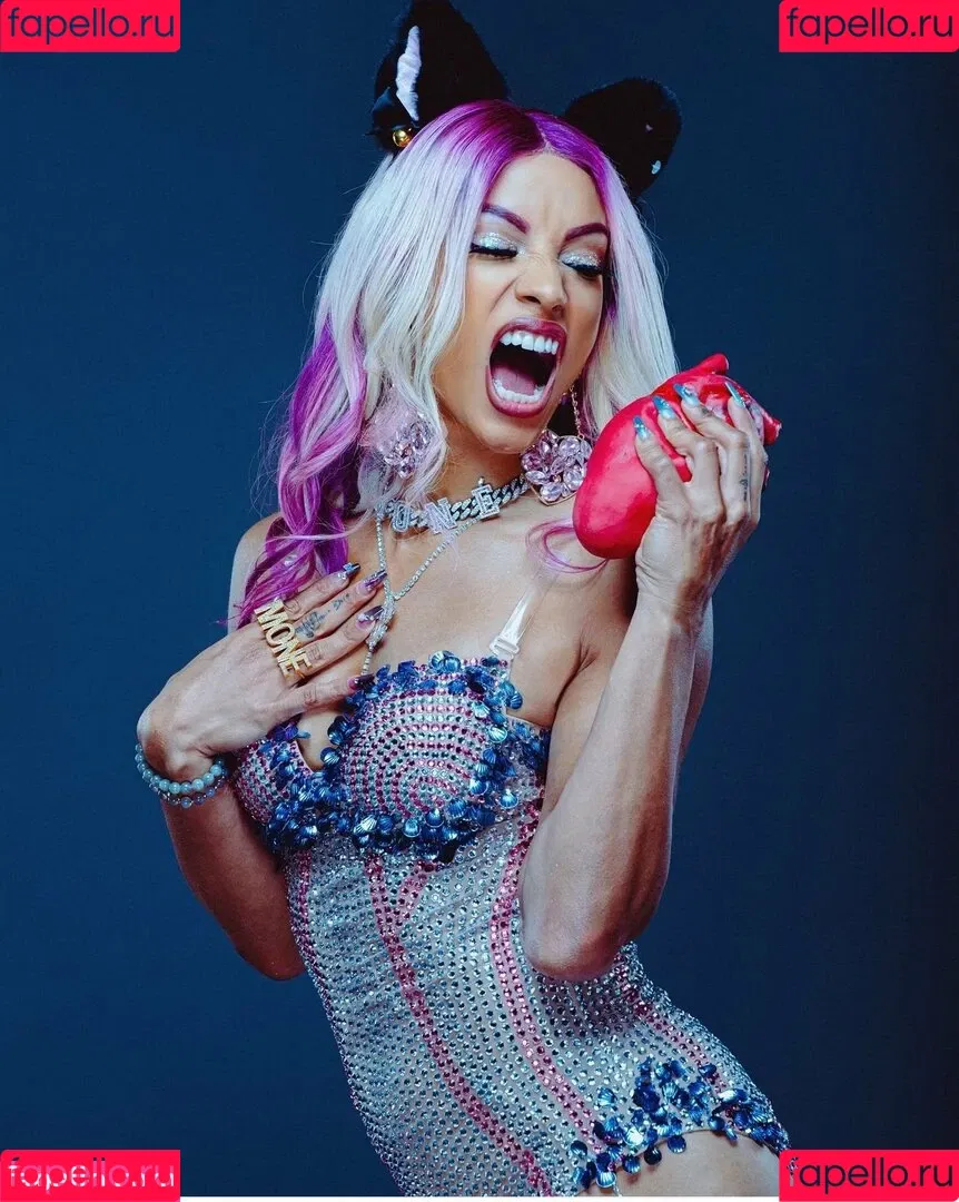 Sasha Banks Onlyfans Photo Gallery 