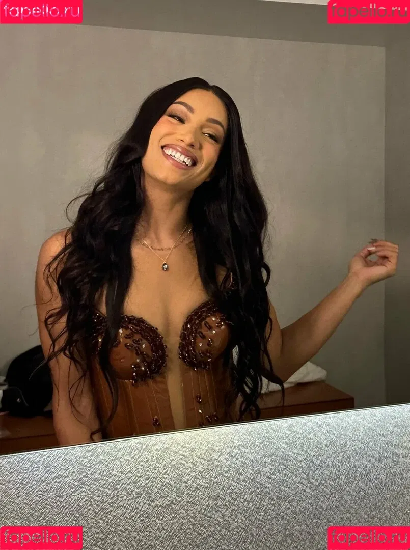 Sasha Banks Onlyfans Photo Gallery 