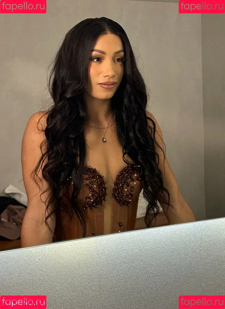Sasha Banks Onlyfans Photo Gallery 
