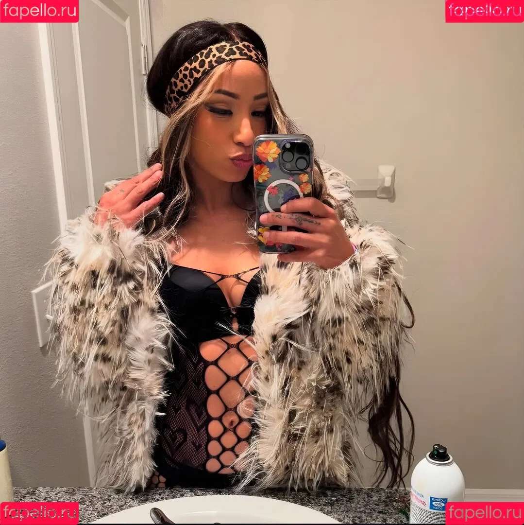Sasha Banks Onlyfans Photo Gallery 