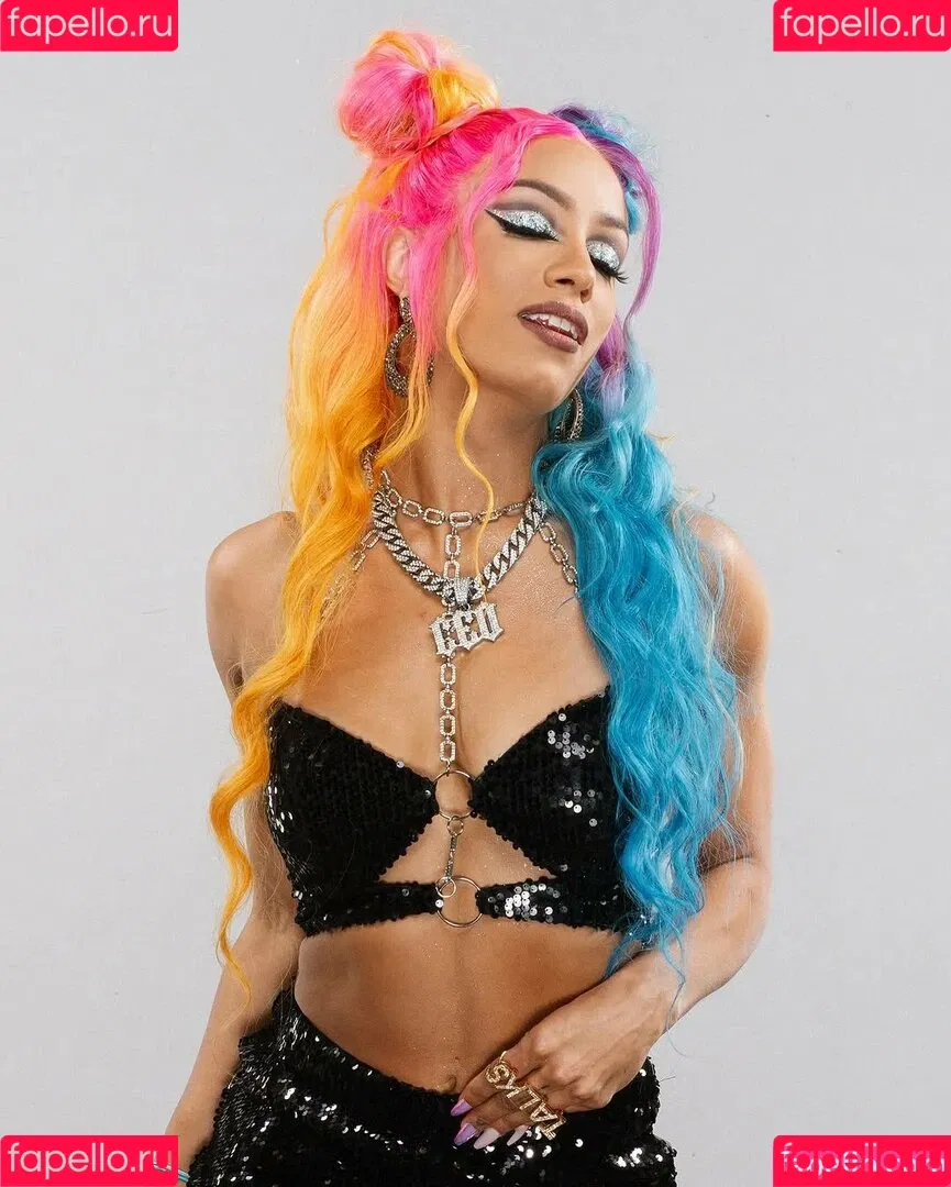 Sasha Banks Onlyfans Photo Gallery 