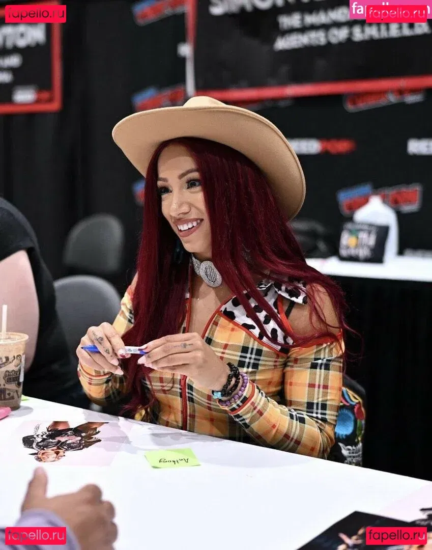 Sasha Banks Onlyfans Photo Gallery 