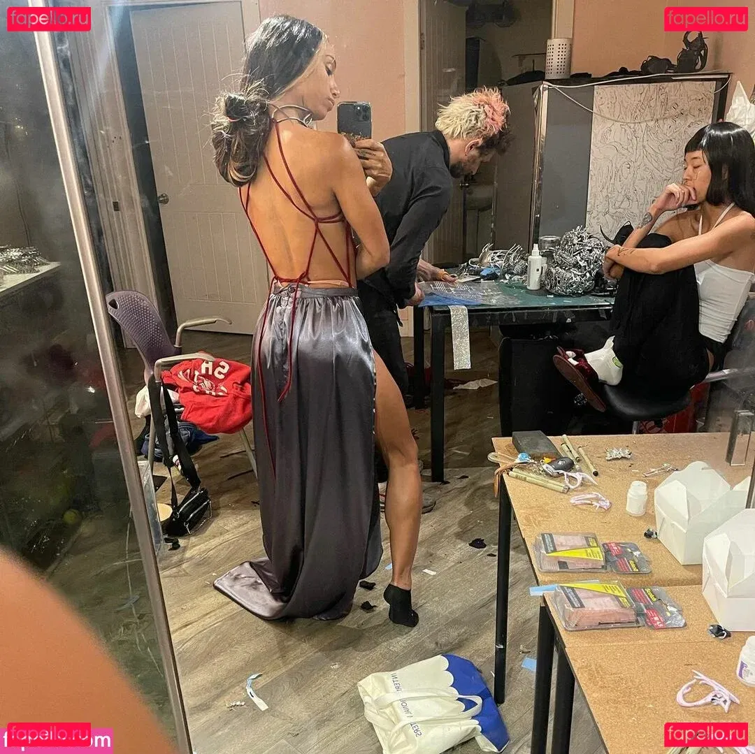 Sasha Banks Onlyfans Photo Gallery 