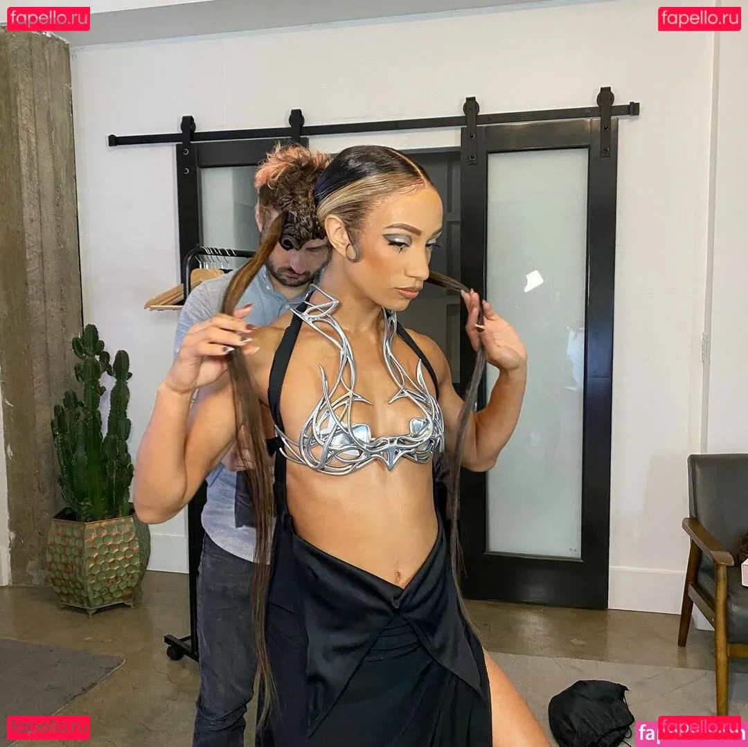 Sasha Banks Onlyfans Photo Gallery 