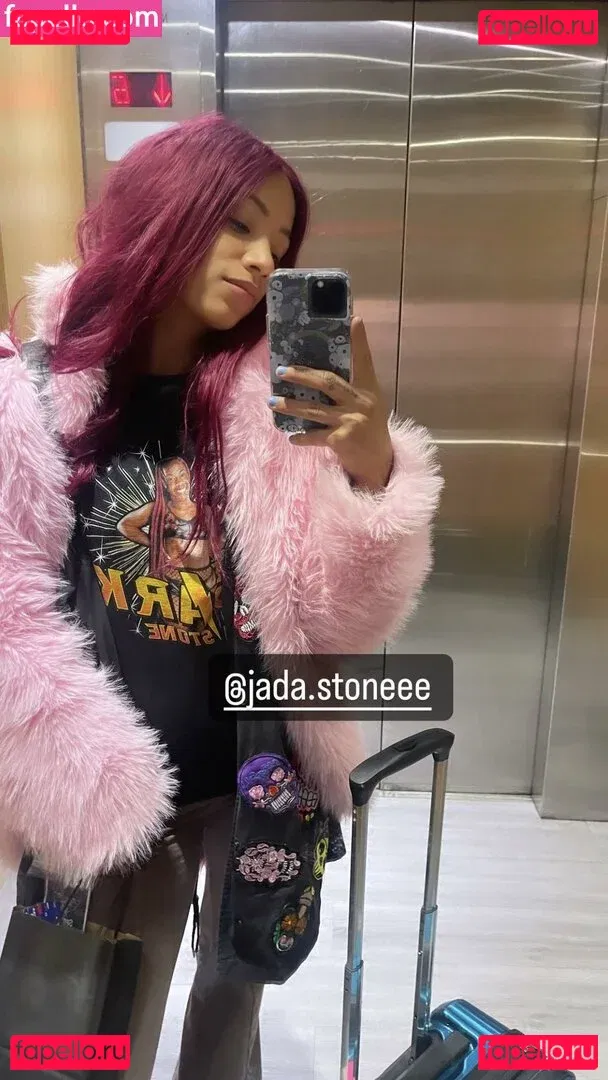 Sasha Banks Onlyfans Photo Gallery 