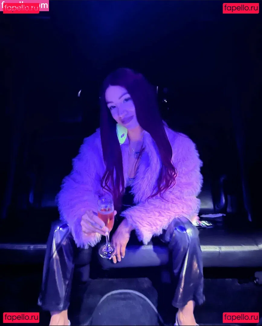 Sasha Banks Onlyfans Photo Gallery 