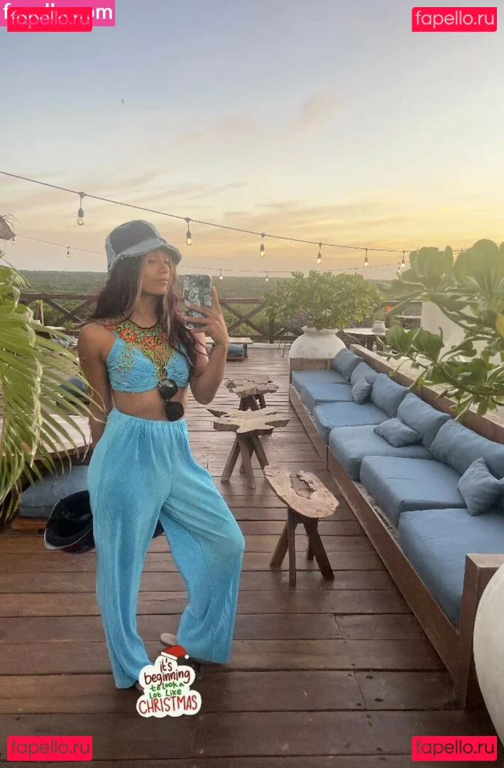 Sasha Banks Onlyfans Photo Gallery 