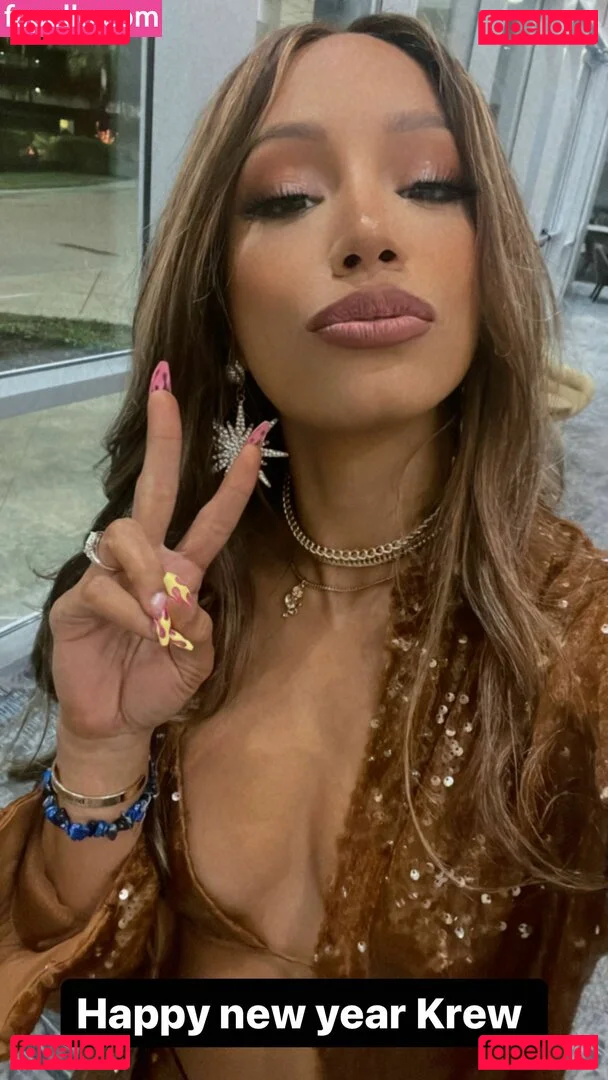 Sasha Banks Onlyfans Photo Gallery 