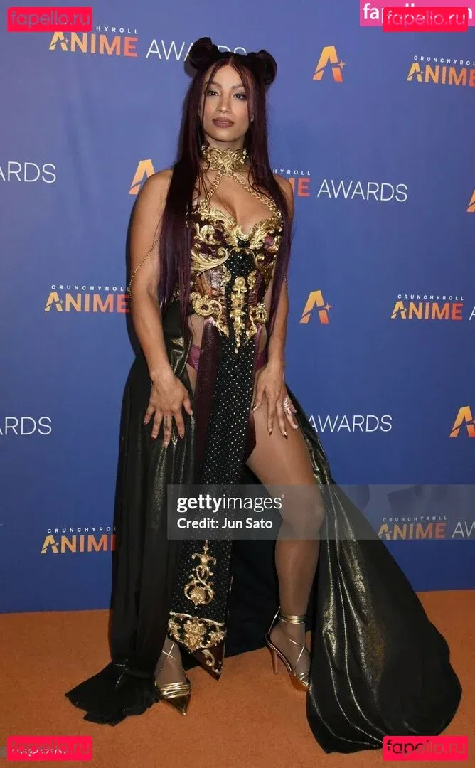 Sasha Banks Onlyfans Photo Gallery 