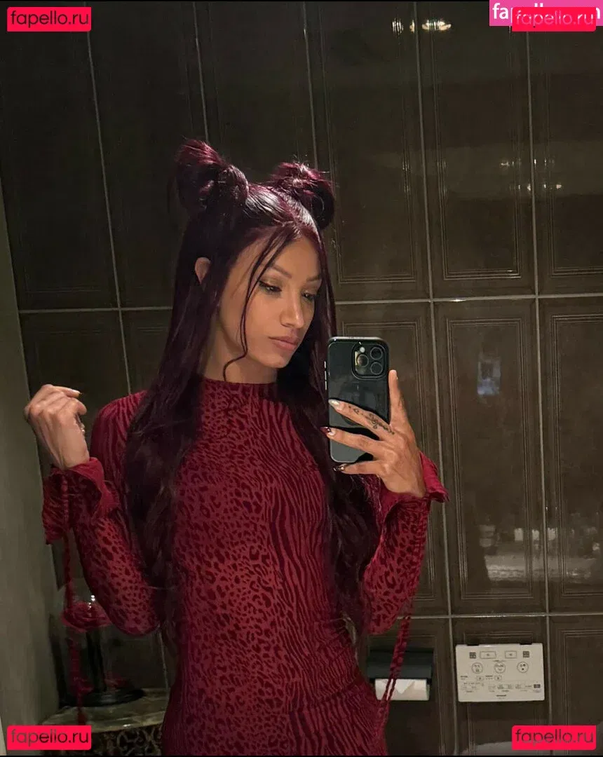 Sasha Banks Onlyfans Photo Gallery 