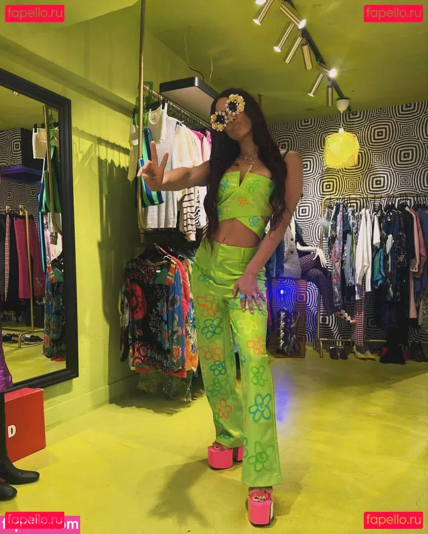 Sasha Banks Onlyfans Photo Gallery 