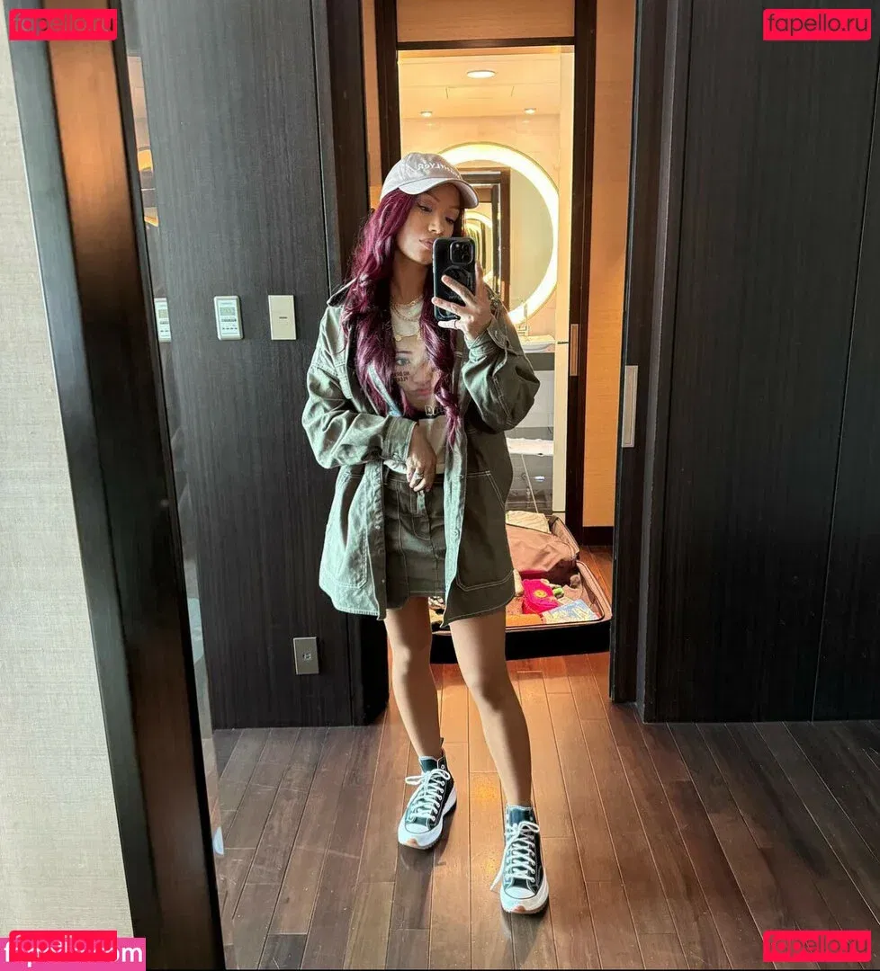 Sasha Banks Onlyfans Photo Gallery 